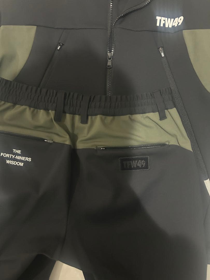☆ＴＦＷ４９☆国内正規品☆ブラック/カーキ☆美品☆セットアップ☆