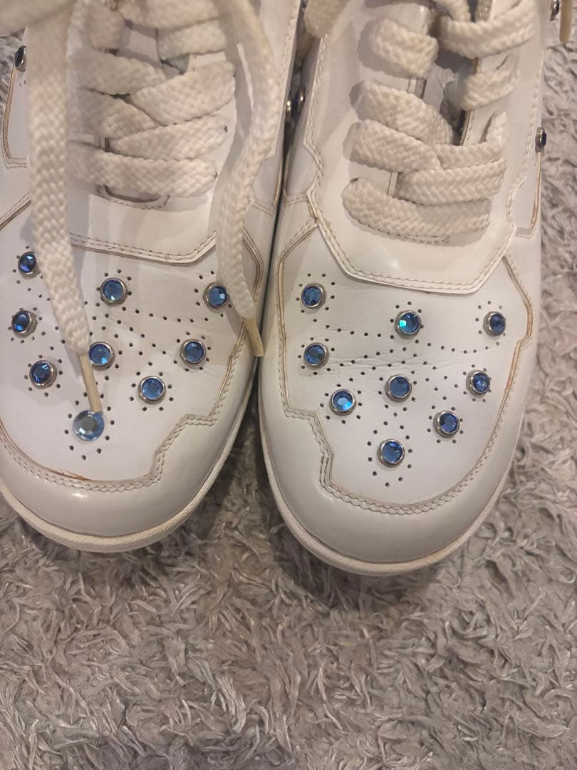 パーリーゲイツ　ホワイト ゴルフシューズ 青いストーン付き