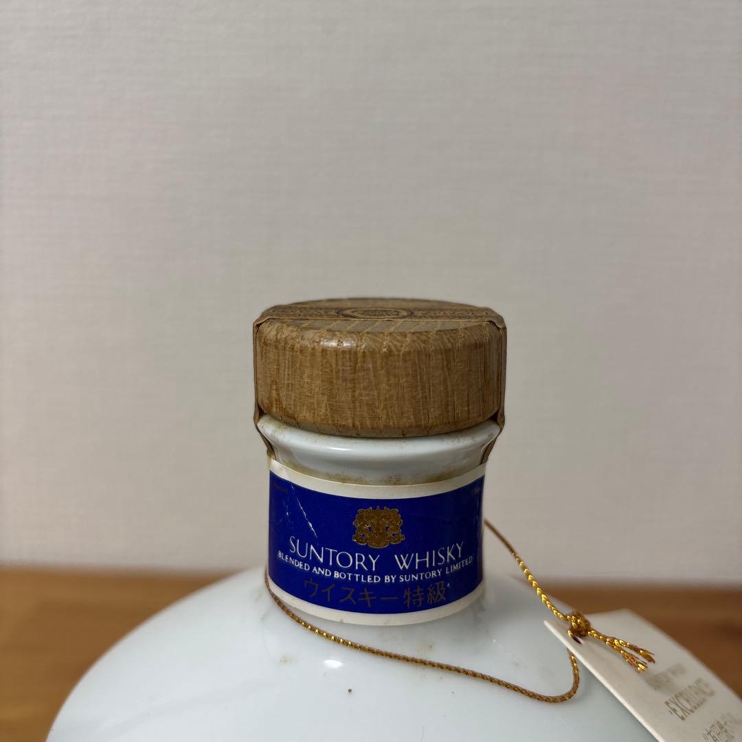 サントリーウイスキー　エクセレンス　有田焼　陶器ボトル　未開封