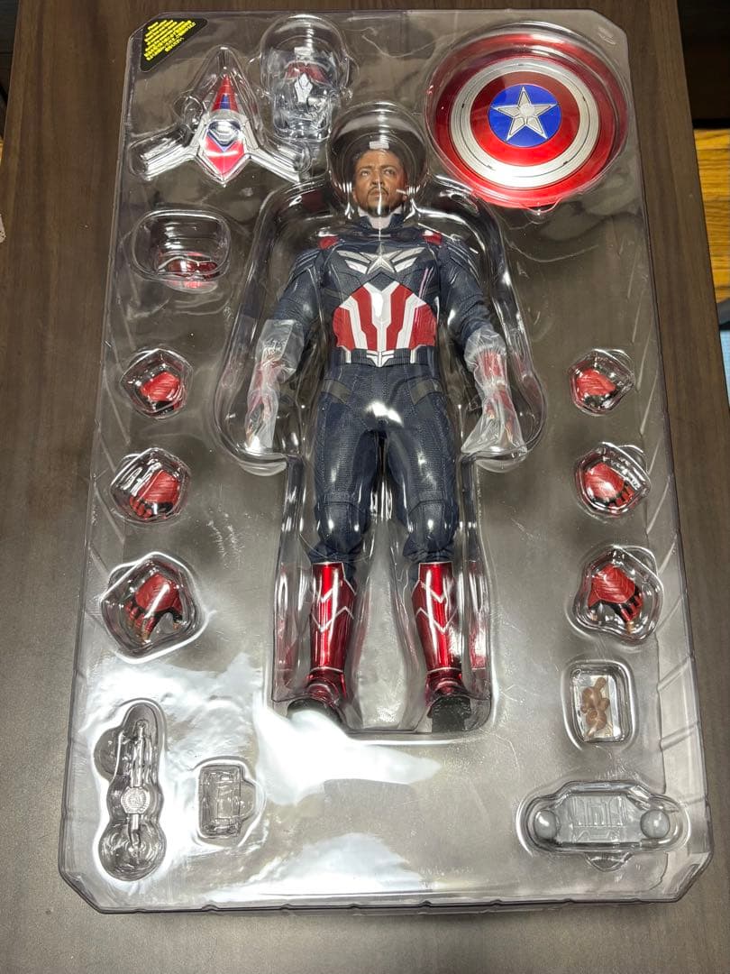 ホットトイズ キャプテンアメリカ(サム・ウィルソン)