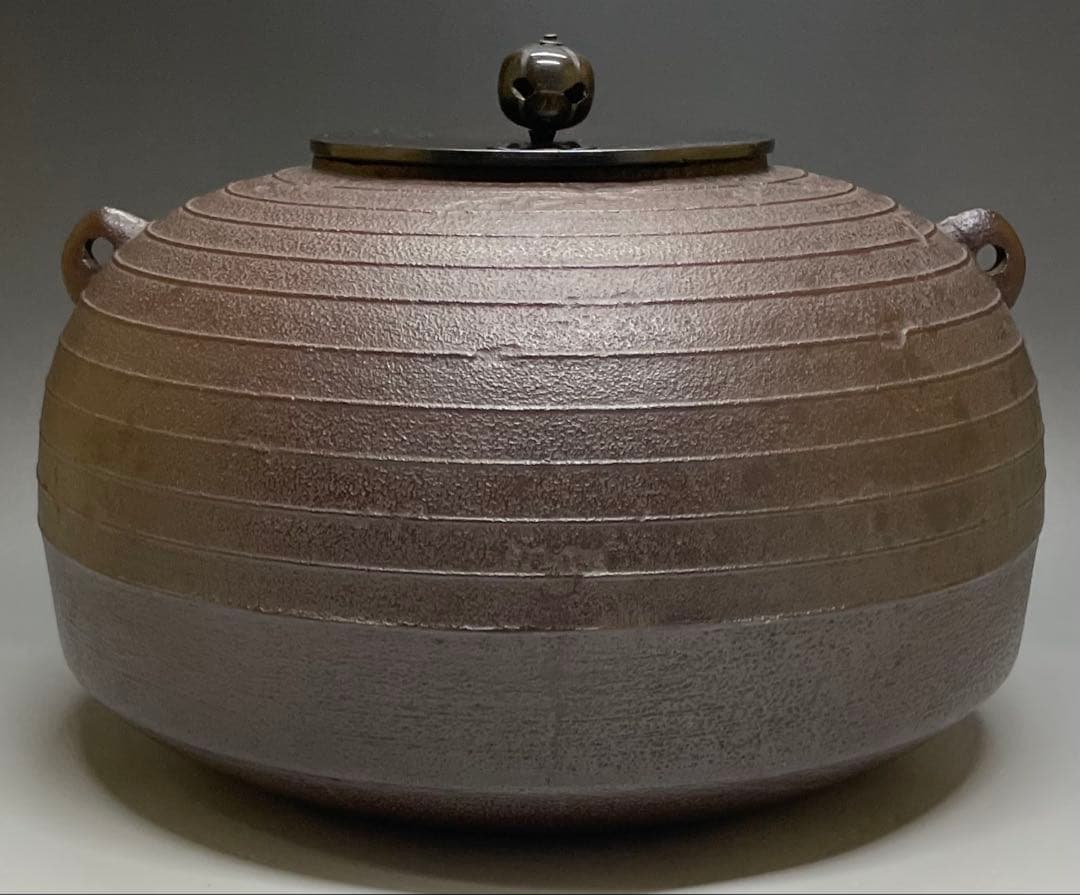 momotoi　人間国宝　高橋敬典　平丸筋入釜　茶釜　共箱　C 50