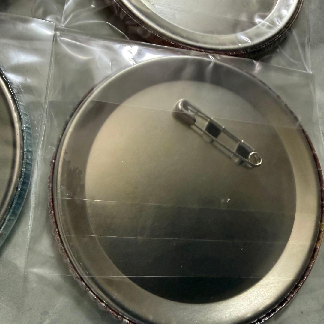 75mm 七つの大罪 トレーディング ホロ☆グラ 缶バッジ セット