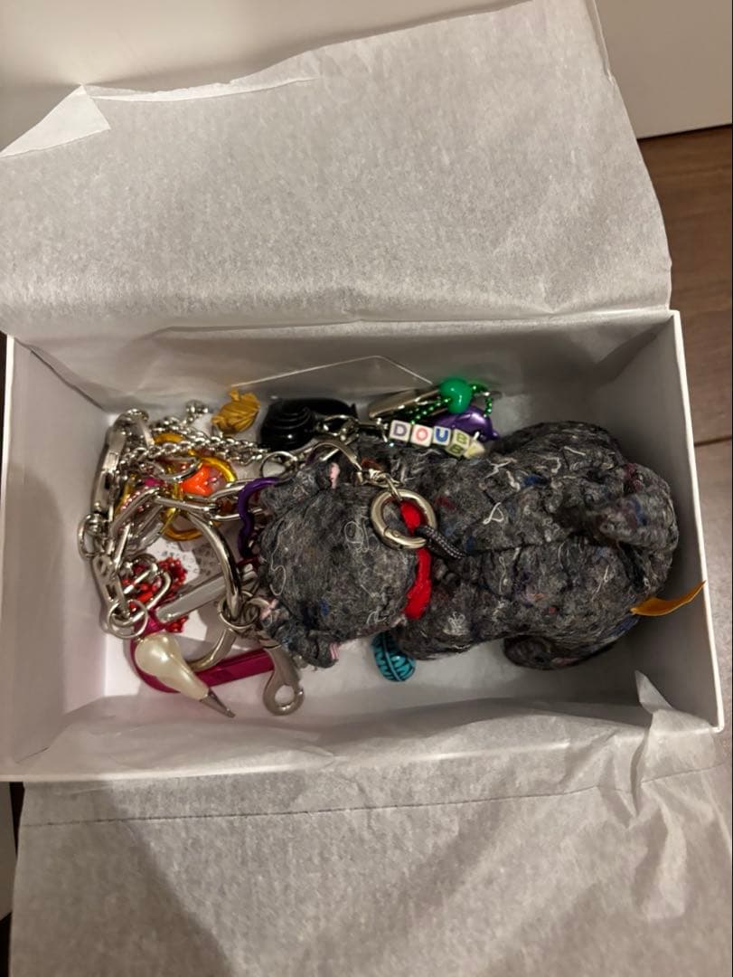 キーホルダー・アクリルキーホルダー doublet KEY CHAIN WITH DOG DOLL