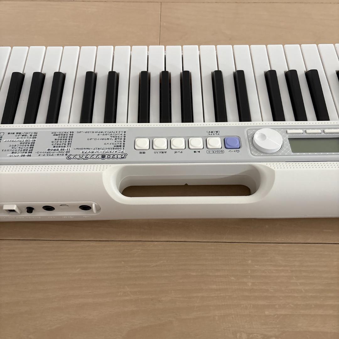 CASIO LK-330 光ナビゲーションキーボード 61鍵盤