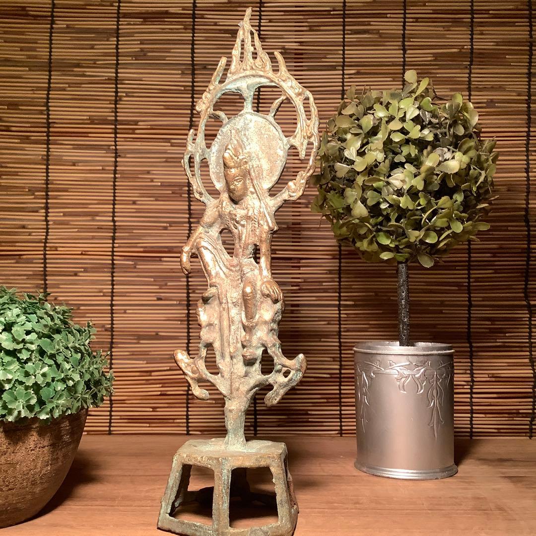 中国・大唐期「秘仏・観自在菩薩坐像」唐王朝・中国大唐国・六角座・￼￼鍍金青銅