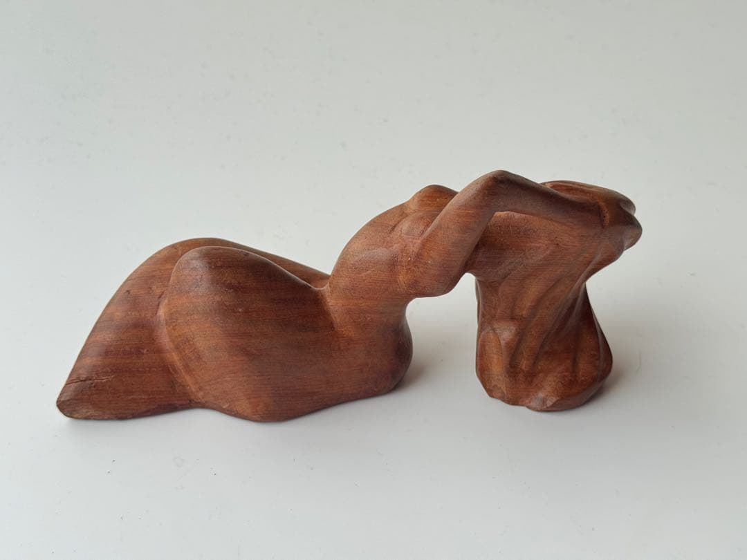 ヴィンテージ 抽象的な木製彫刻 女性の姿 フォークアート ウッドカービング