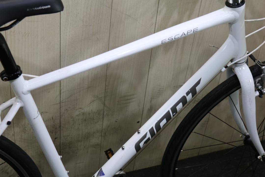 GIANT ESCAPE R3 700C アルミ 24速 500mm 白 クロス