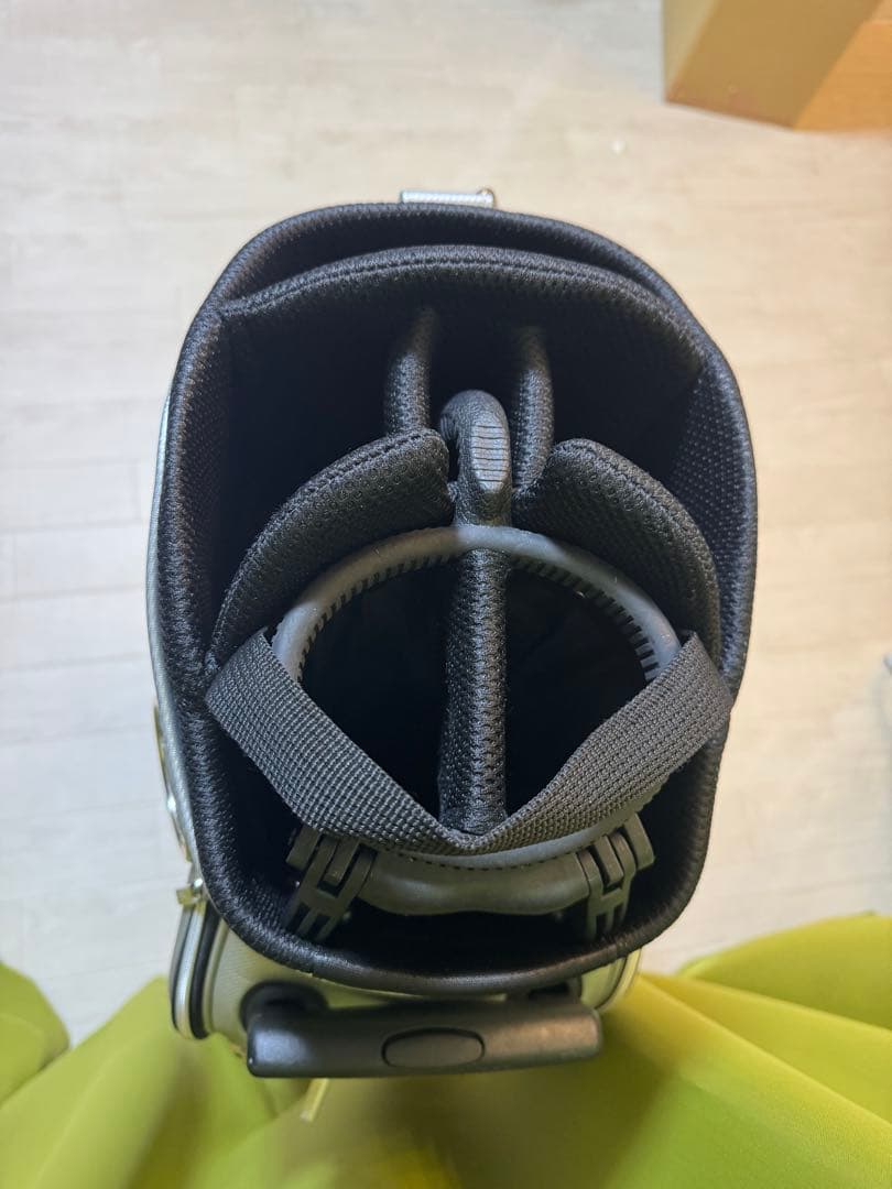 美品！キャスター付23区ゴルフ 2in1セルフスタンドバッグ内蔵キャディバッグ