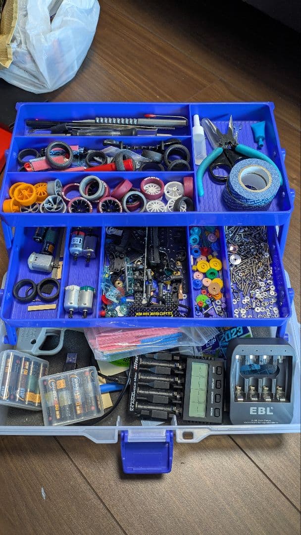 ミニ四駆キットとパーツセット　引退