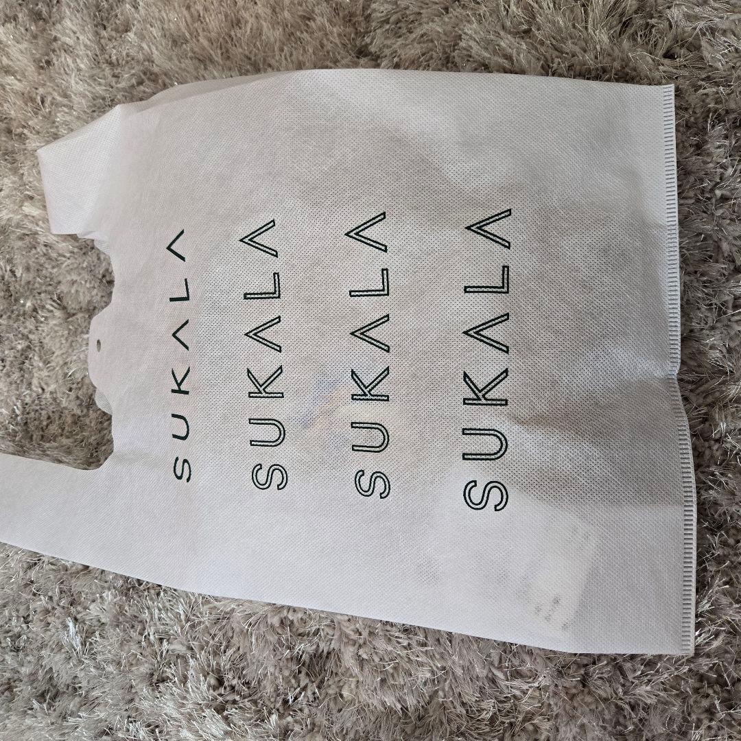 新品タグ付き　袋あり　【SUKALA】リブBigフラワープリントタンクトップ　S