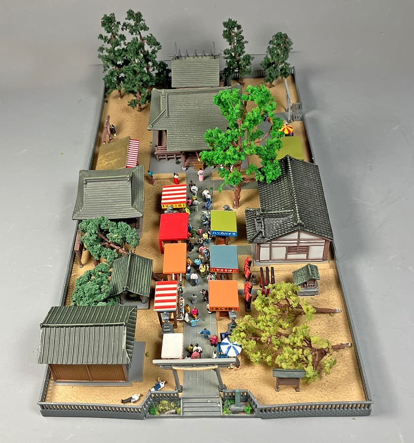 トミーテック ジオコレ 神社 + 樹木・人物・屋台等 1/150 組立品※