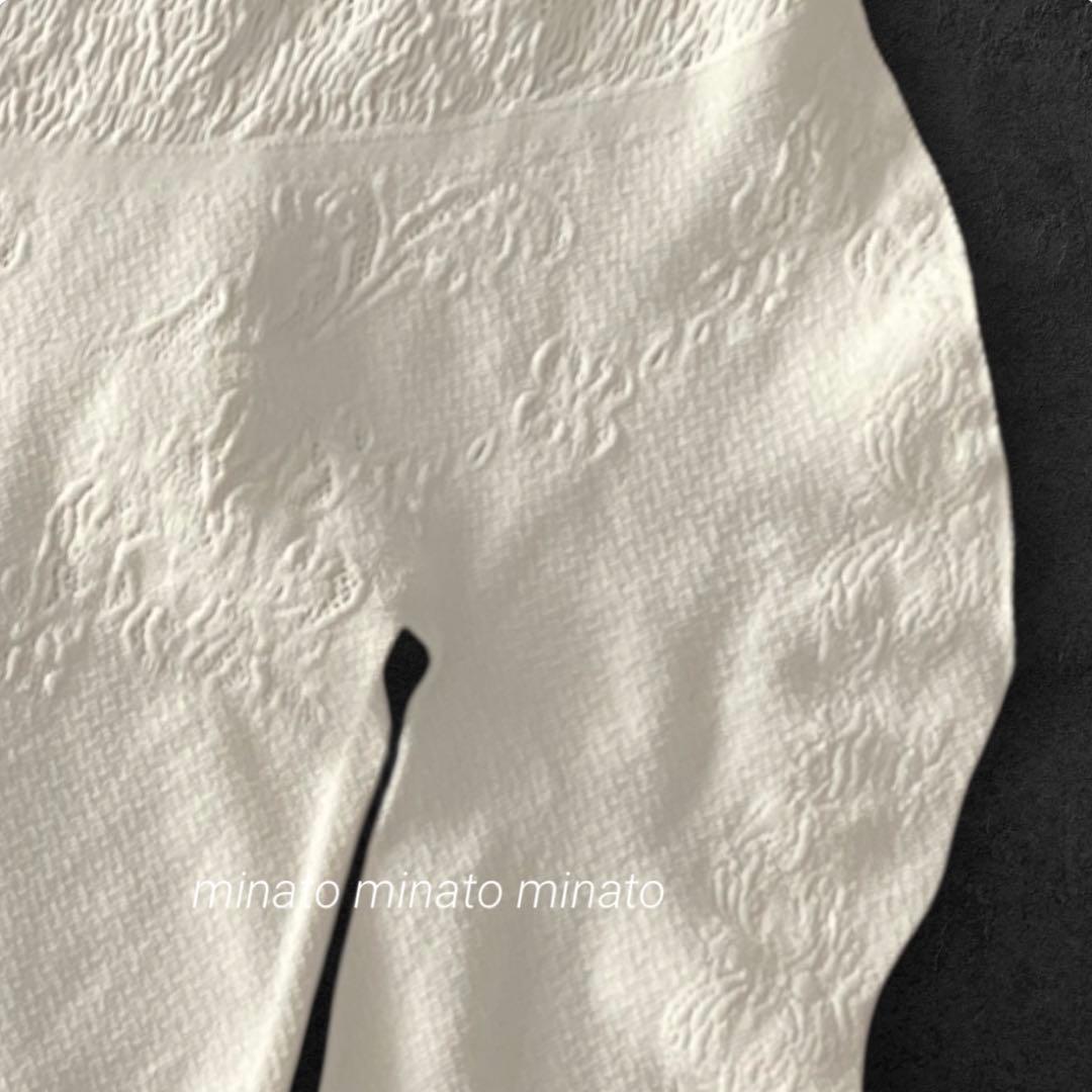 未使用 Chacott チャコット ハイネック ノーソーイングニット M