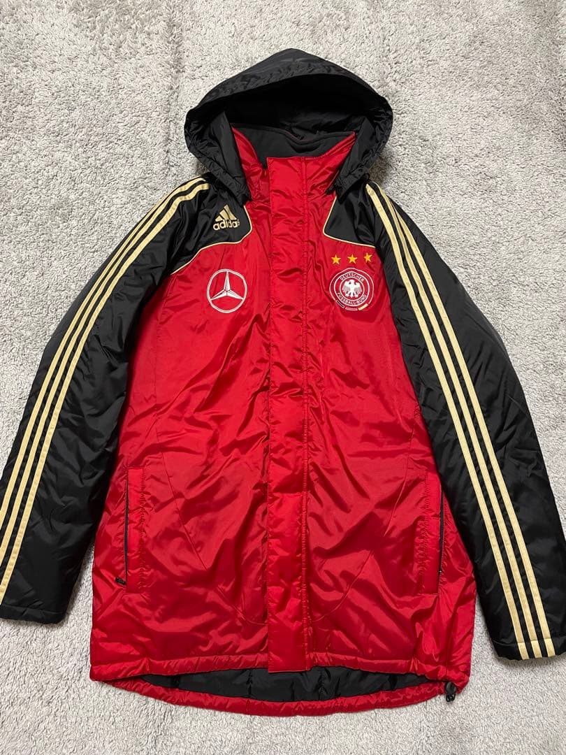 adidas ドイツ代表 Mercedes Benzベンチコート 赤黒 新品
