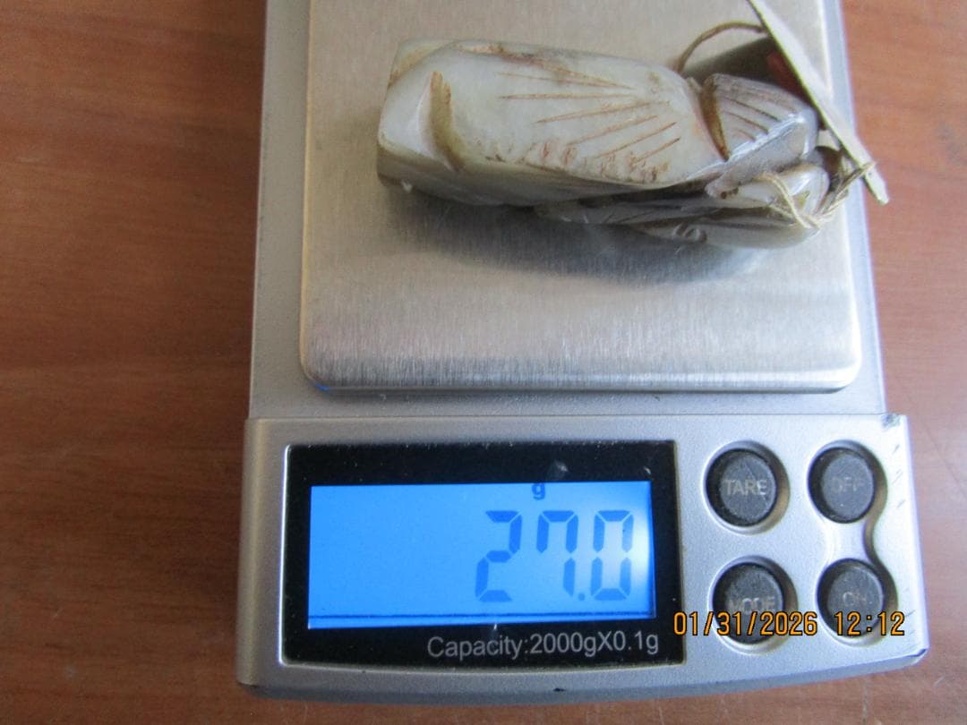 中国　玉　石細工　彫り物　根付　当時の札付き　翡翠【?】 工芸品　細工物　1個