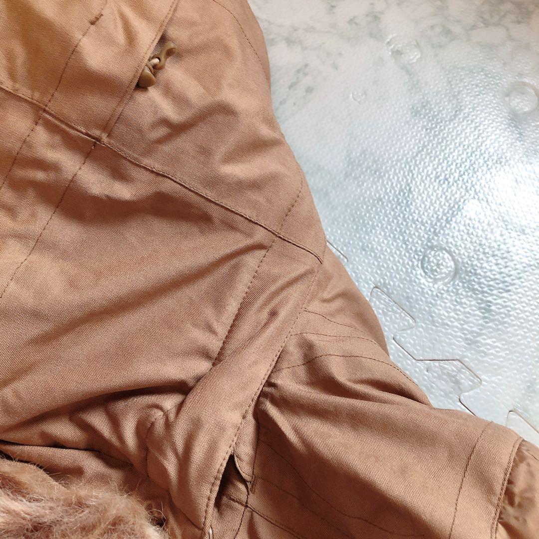 ベージュ ダウンジャケットとスノーボードパンツ セット　ROXY スキーウェア