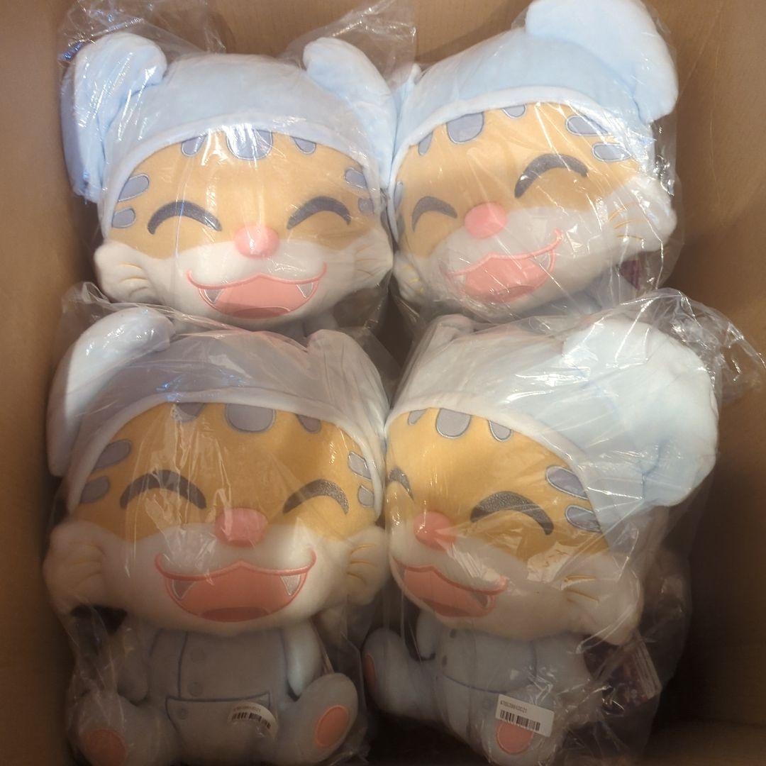 ニャンちゅうズBIGぬいぐるみ 2種セット×4セット