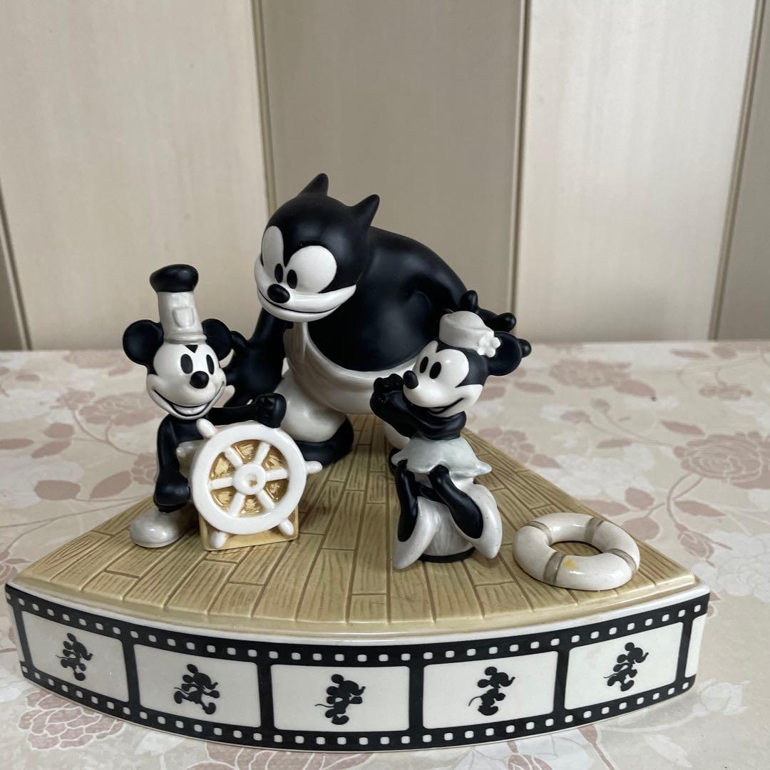 ディズニー 10周年記念 フィギュア