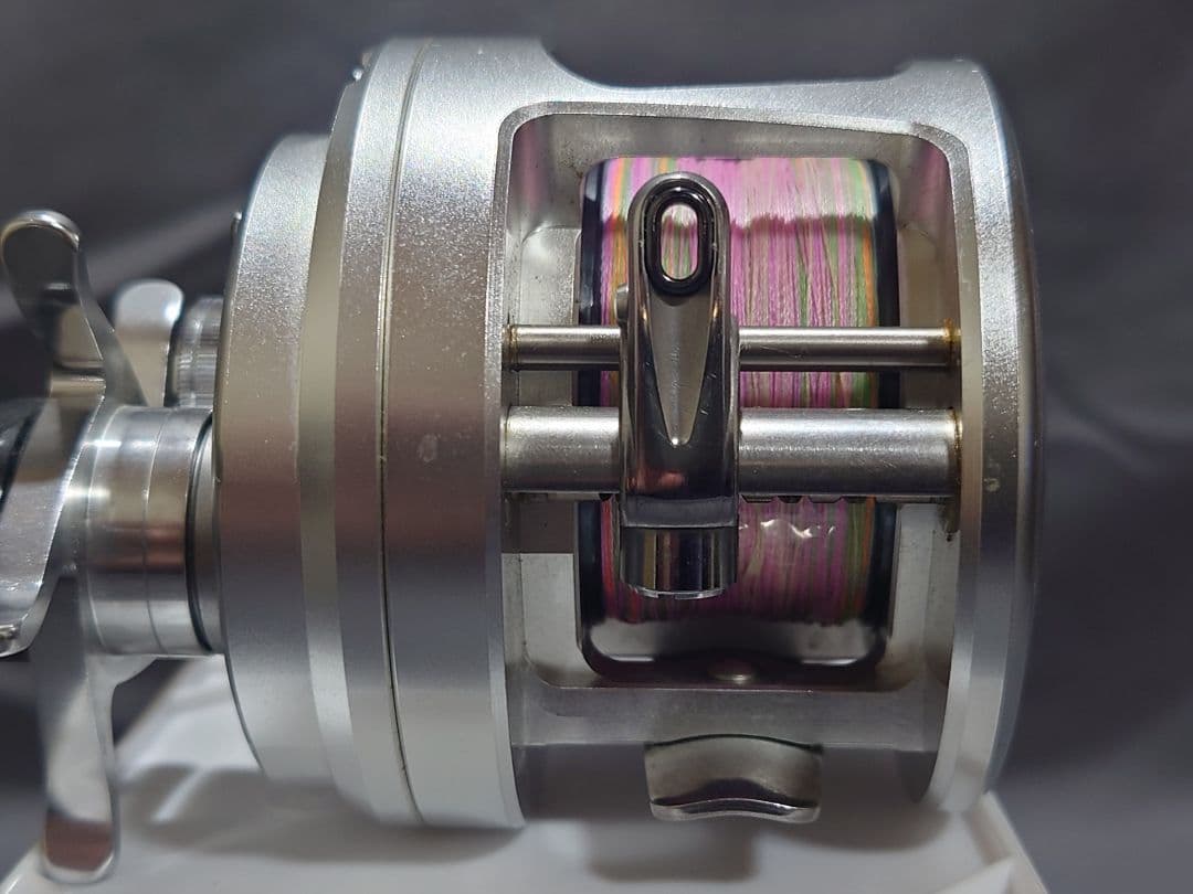 リール SHIMANO 13 OCEA CALCUTTA 300HG