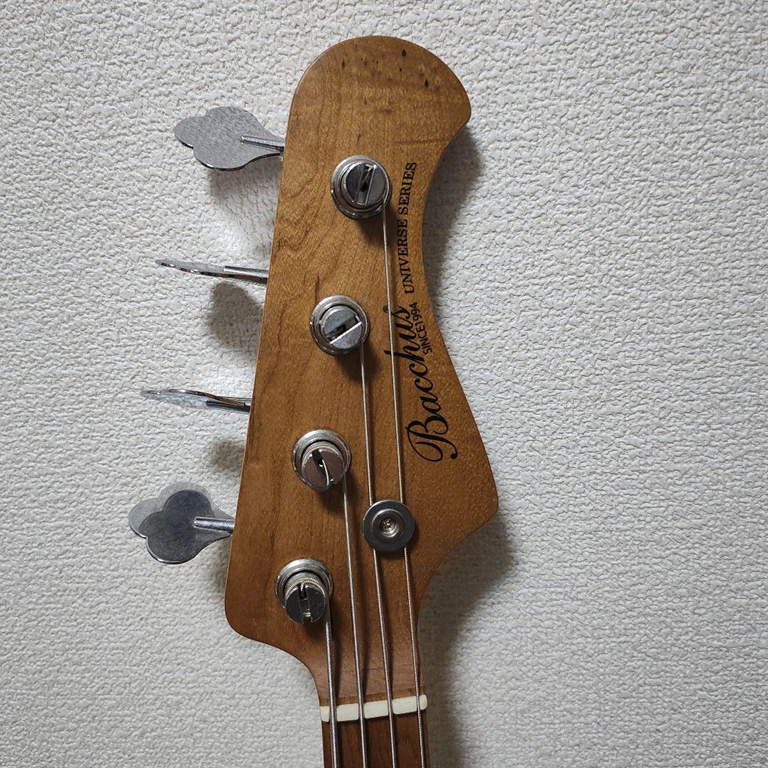 Bacchus エレキベース アイボリー　ベース