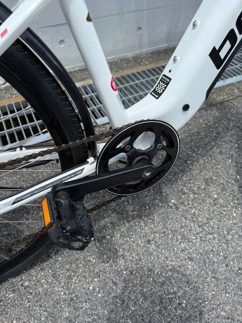 benelli 電動アシスト自転車 ホワイトMANTUS 27 TRK