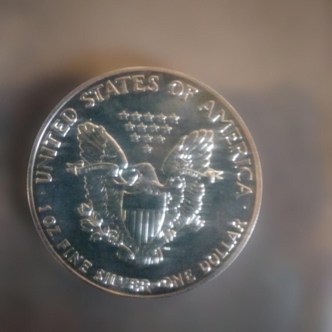 1987年発行アメリカ　イーグル1ドル銀貨