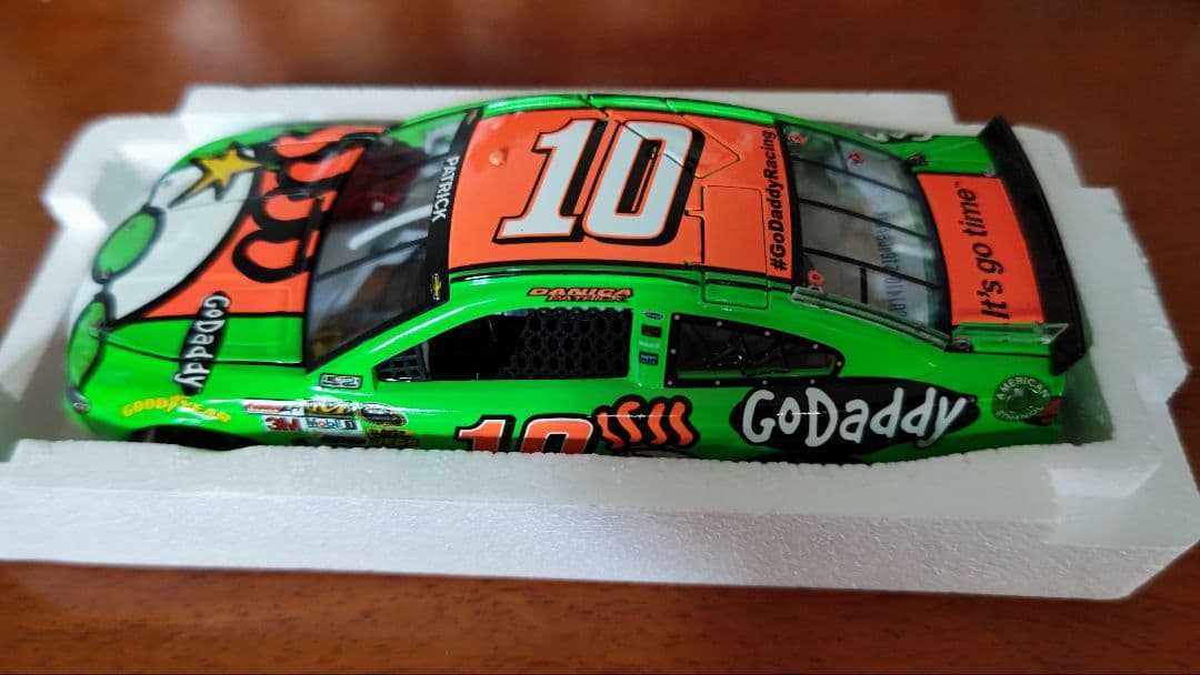 ダニカ・パトリック #10 GoDaddy ミニカー