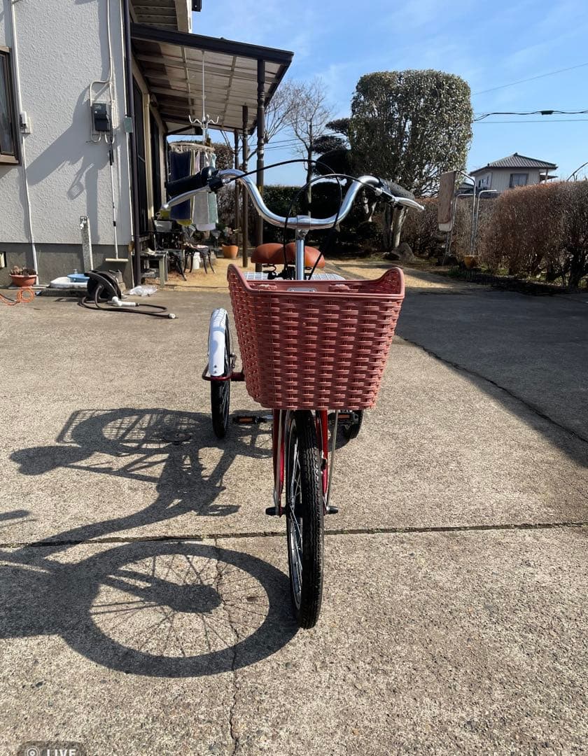 赤い三輪シティサイクル 前後バスケット付き