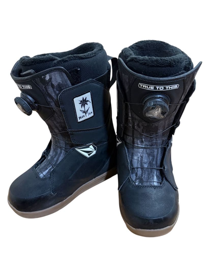 ThirtyTwo 32 　VOLCOM　ブーツ　スノボー