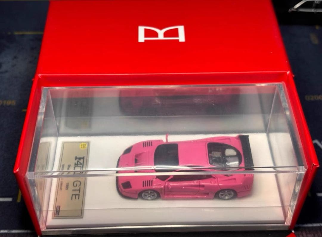 F40 GTE 1995 ピンク　1/64 ミニカー