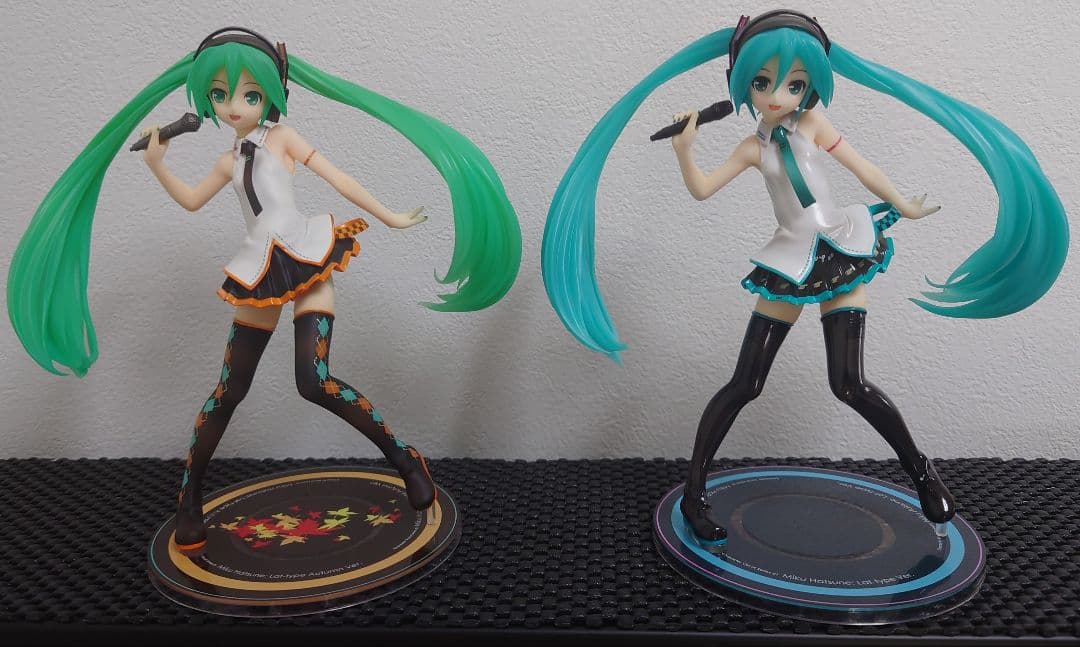 【開封済】Lat式　初音ミク　フィギュア 2体セット