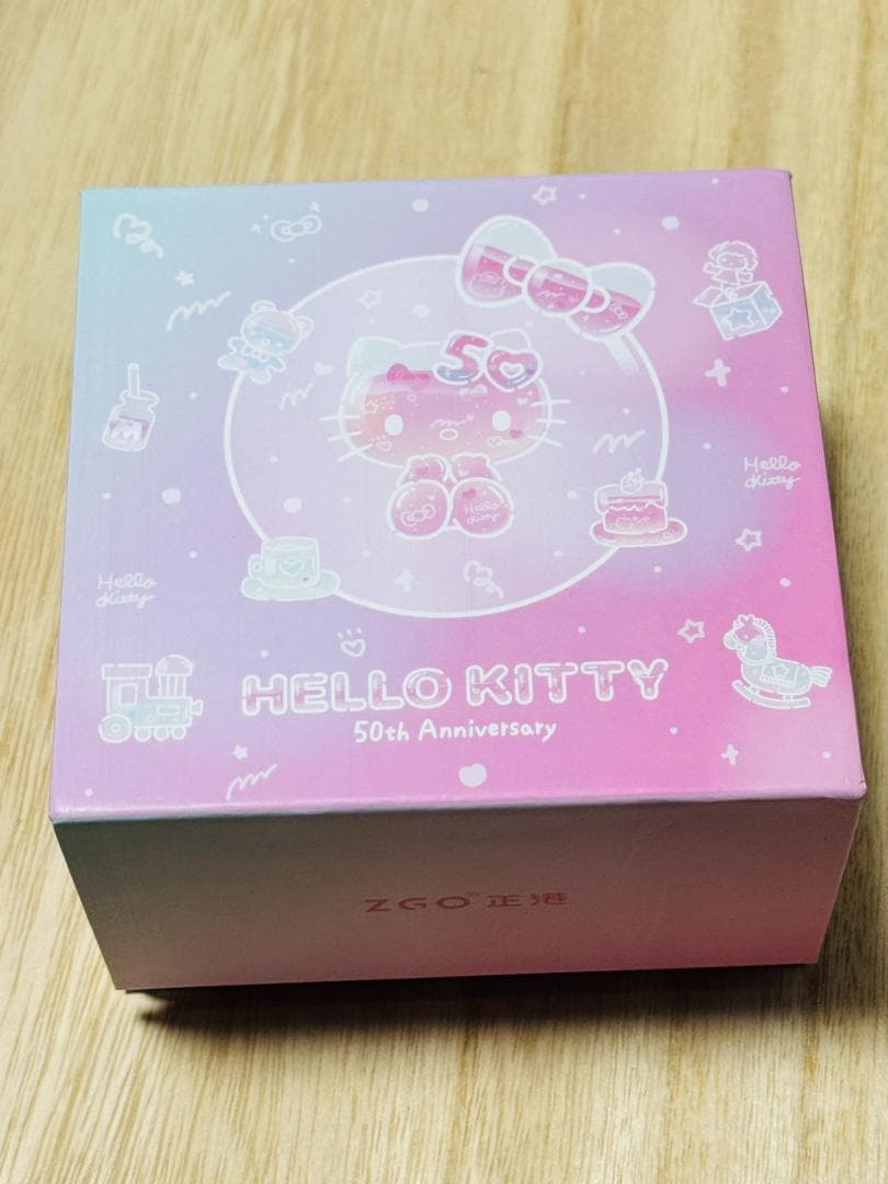 ハローキティ50周年 グラデーションホワイト サンリオ 腕時計 限定 海外 コラ