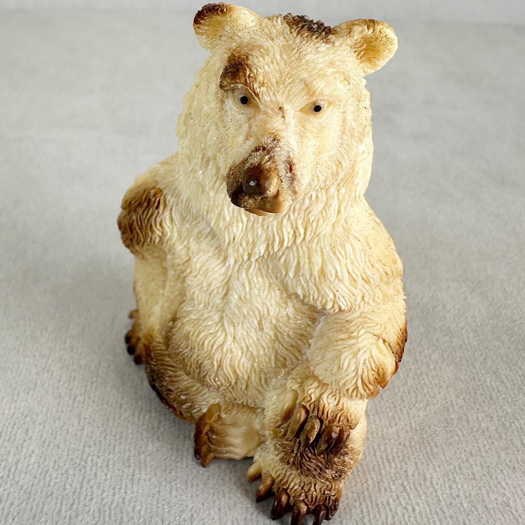 置根付　クマ　熊　セイウチ牙製　置物　彫刻　ミ10