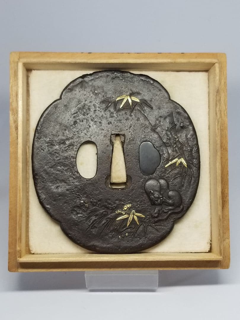 竹虎図鍔 鉄地 江戸期 9.65cm 大鐔 水戸 会津 箱付