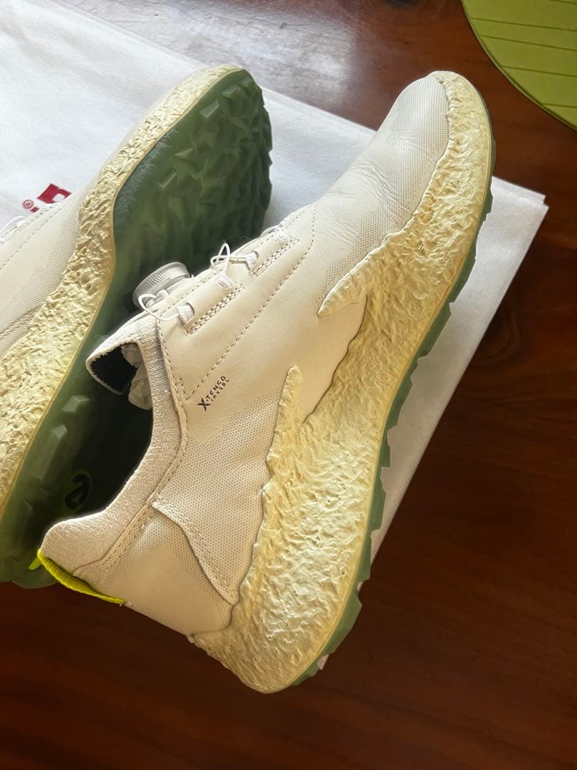 ECCOゴルフシューズ BOAシステム