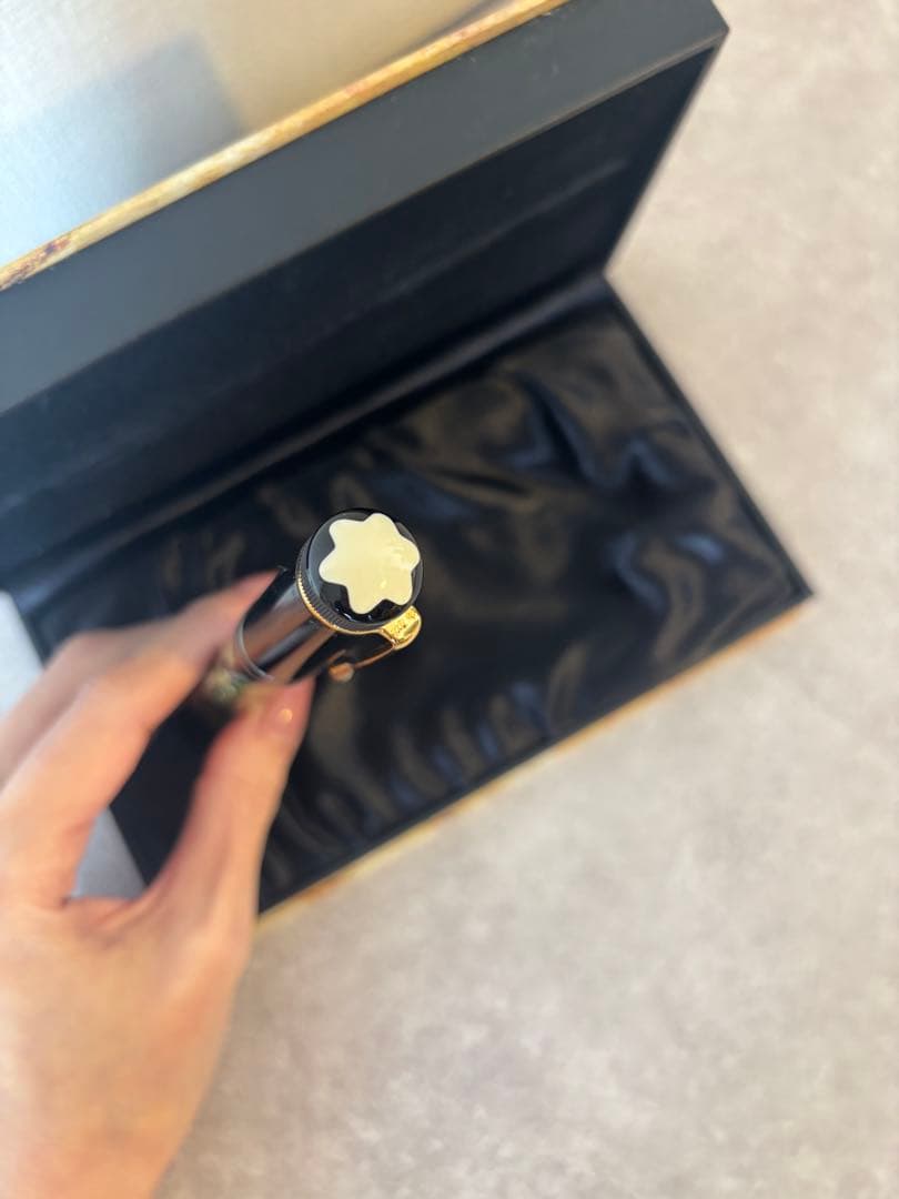 モンブラン　万年筆　オスカーワイルド　Mont Blanc 限定品　18K
