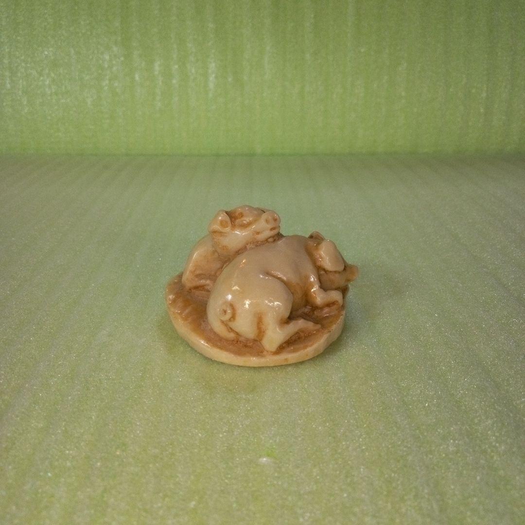 豚の置物　二匹の豚　フィギュア　オブジェ　ディスプレイ　アンティーク　レトロ