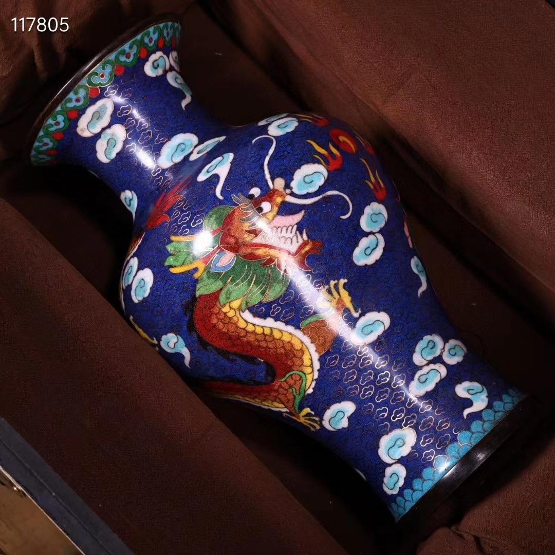 中国古美術・旧蔵純銅製の線彫り龍凤花瓶・純銅・珐琅彩・景泰蓝・七宝焼・置物・茶道