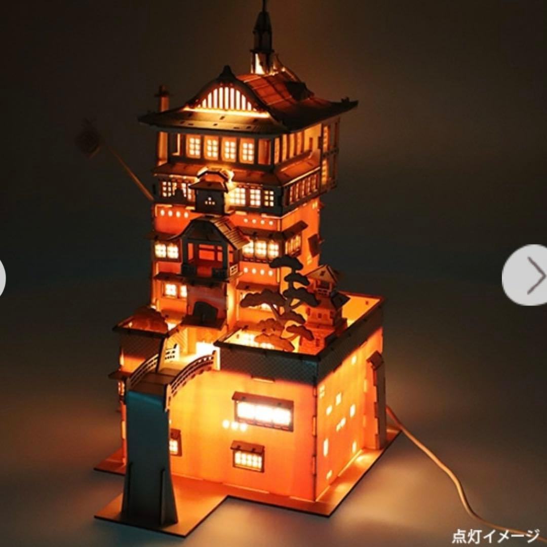 新品未開封 千と千尋の神隠し 油屋 ジオラマ 組み立てパズル