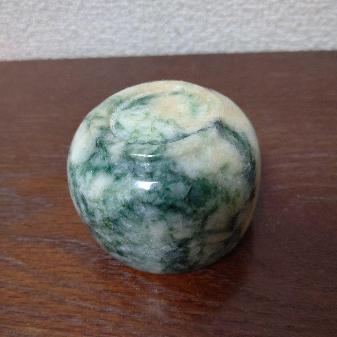 値下げ翡翠製ぐい呑み（糸魚川）検　翡翠　酒器ぐい呑み　美術工芸品　ヒスイ