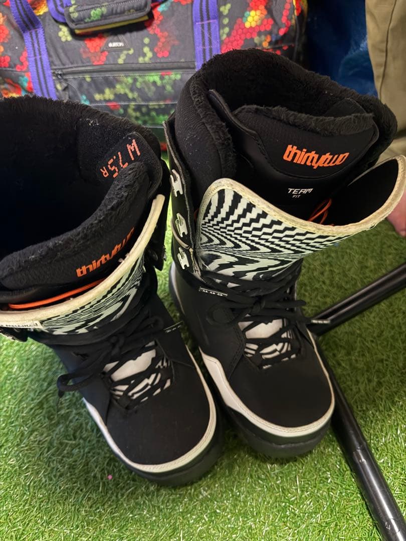 thirtytwo スノーボードブーツ W7.5