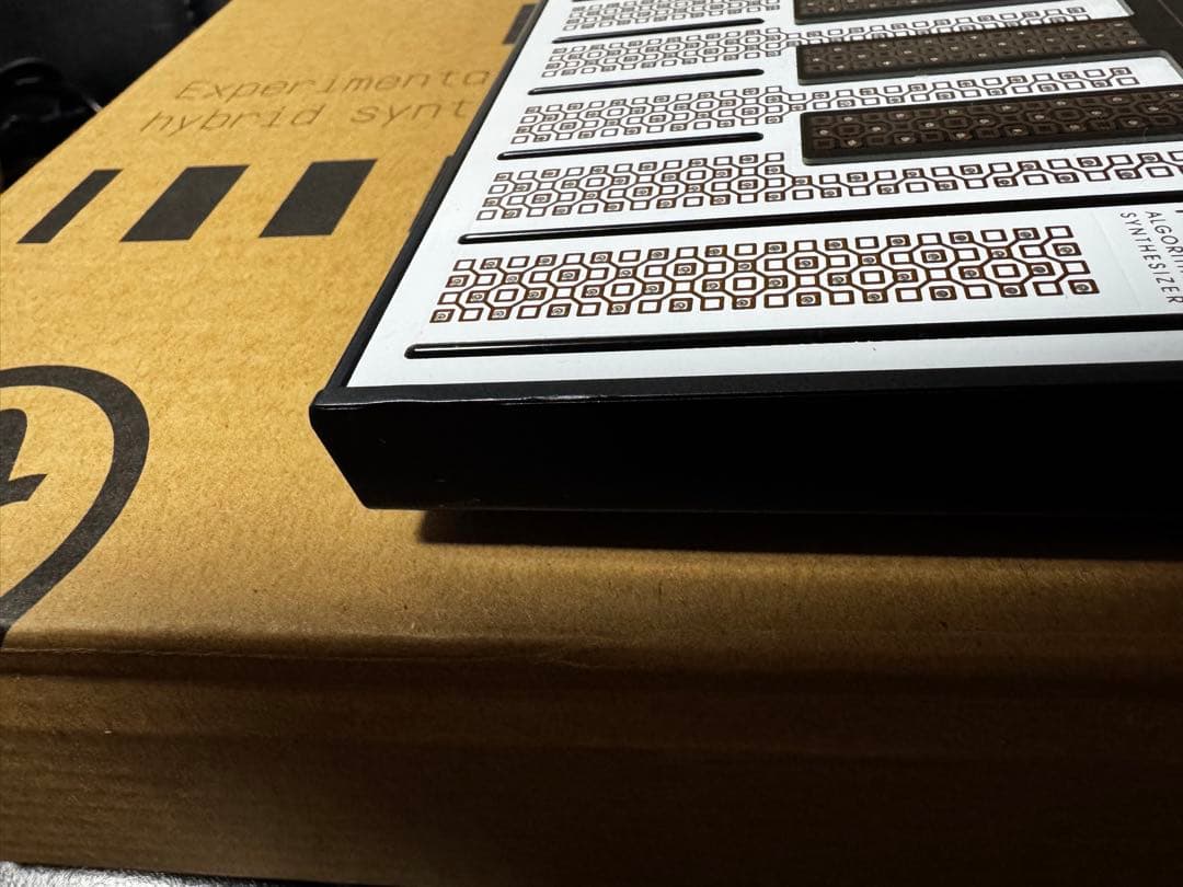 ARTURIA MicroFreak ハイブリッドシンセサイザー