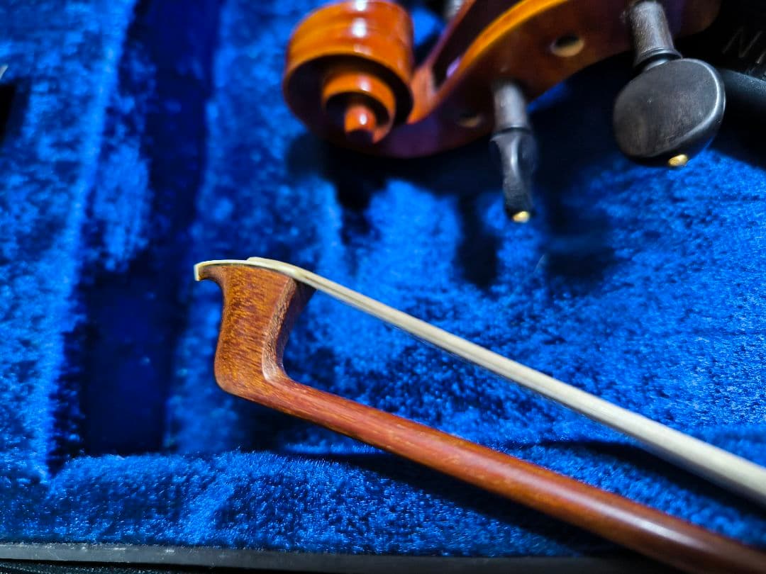 Paesolt社製ヴァイオリン 弓 ケース付き4/4【購入時約50万円】