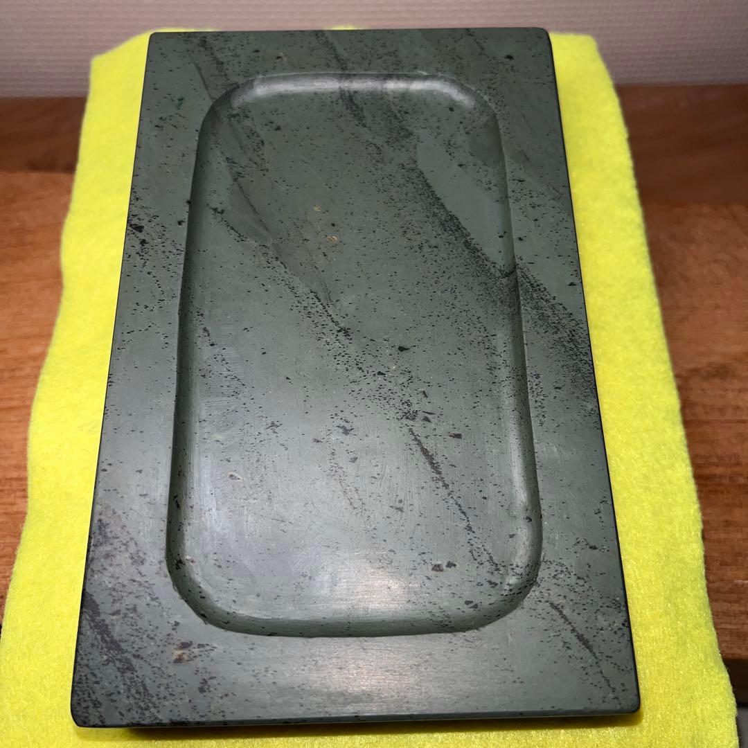 ⭕️中国緑端渓硯　長方研　石紋が綺麗　硯陰中彫り　洮河緑石　松花紅緑石　硯