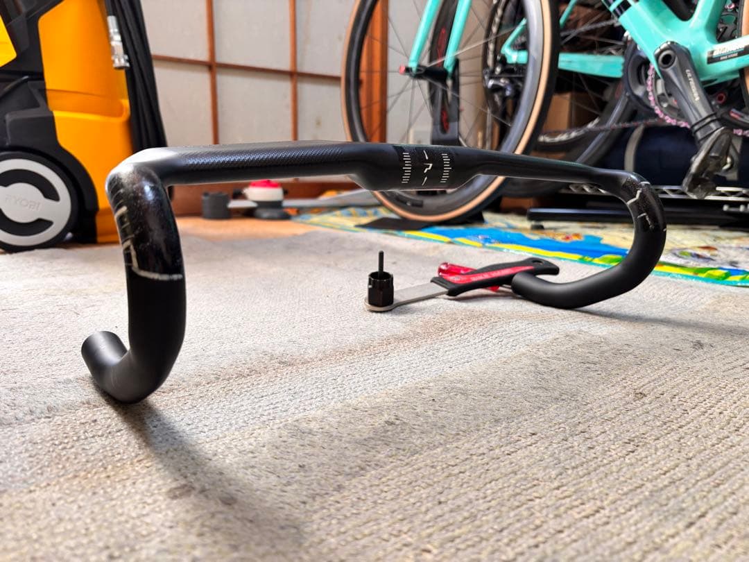 Prime Primavera エアロカーボンハンドルバー 400