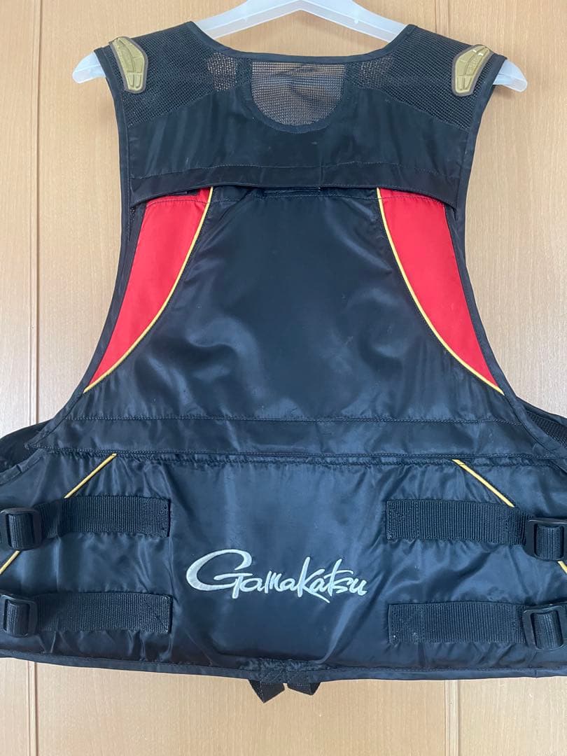 Gamakatsu フィッシング　フローティングベスト LLサイズ 黒/赤