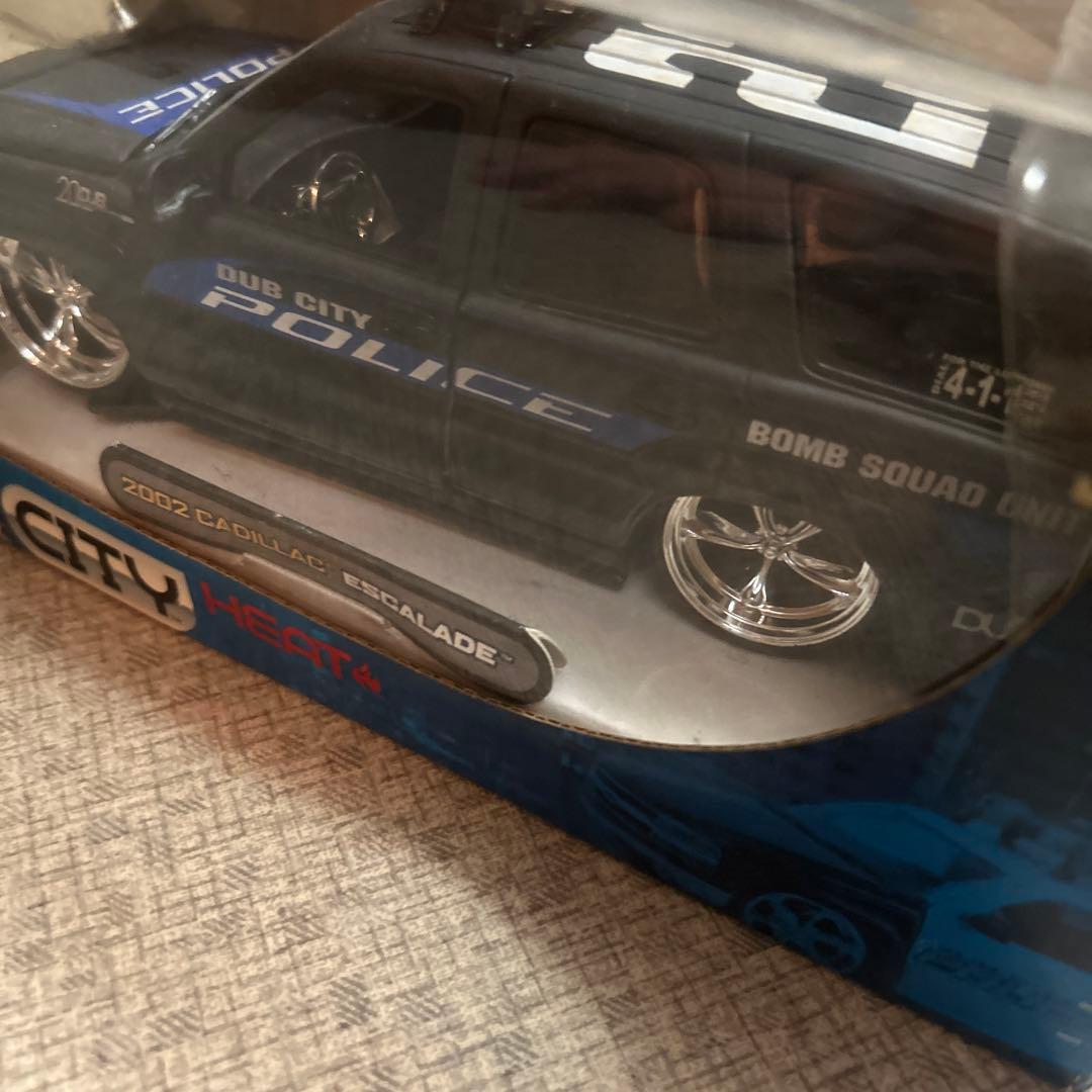 2002 CADILLAC ESCALADE 1／24