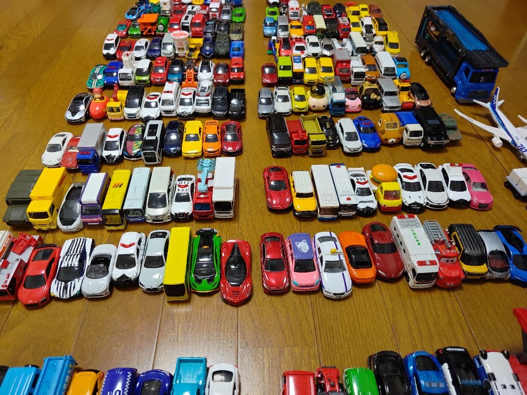 トミカ まとめ売り 220台セット