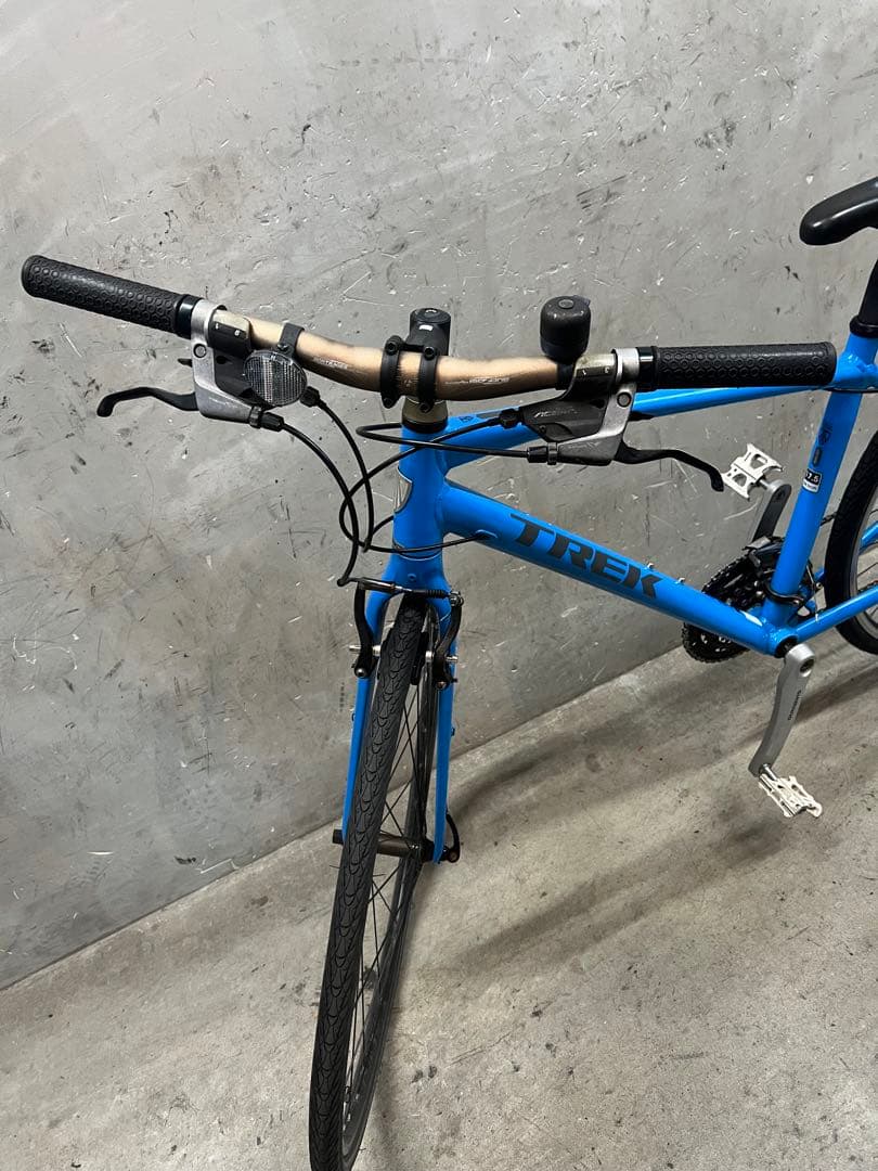 クロスバイク　トレック　FX 7.4 TREK アルミ