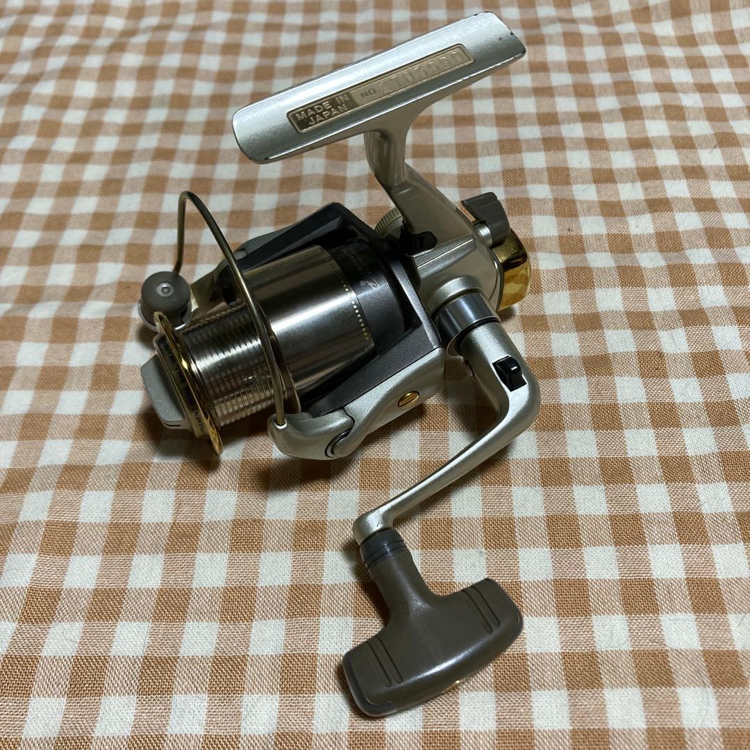 スピニングリール 2500iT日本製