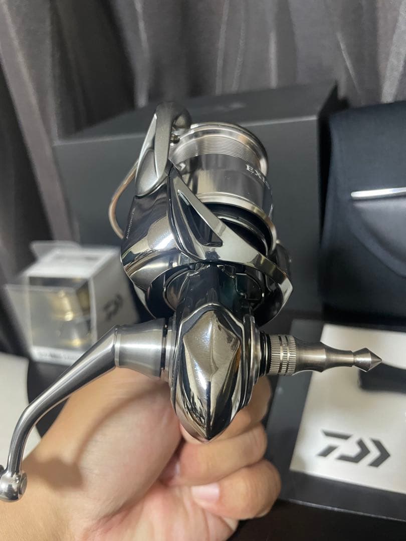 22イグジストLT2000S-H カスタム多数、純正品あり